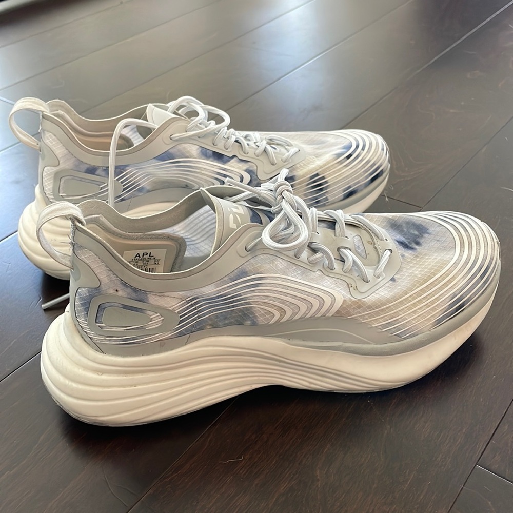 APL RUNNING SHOES